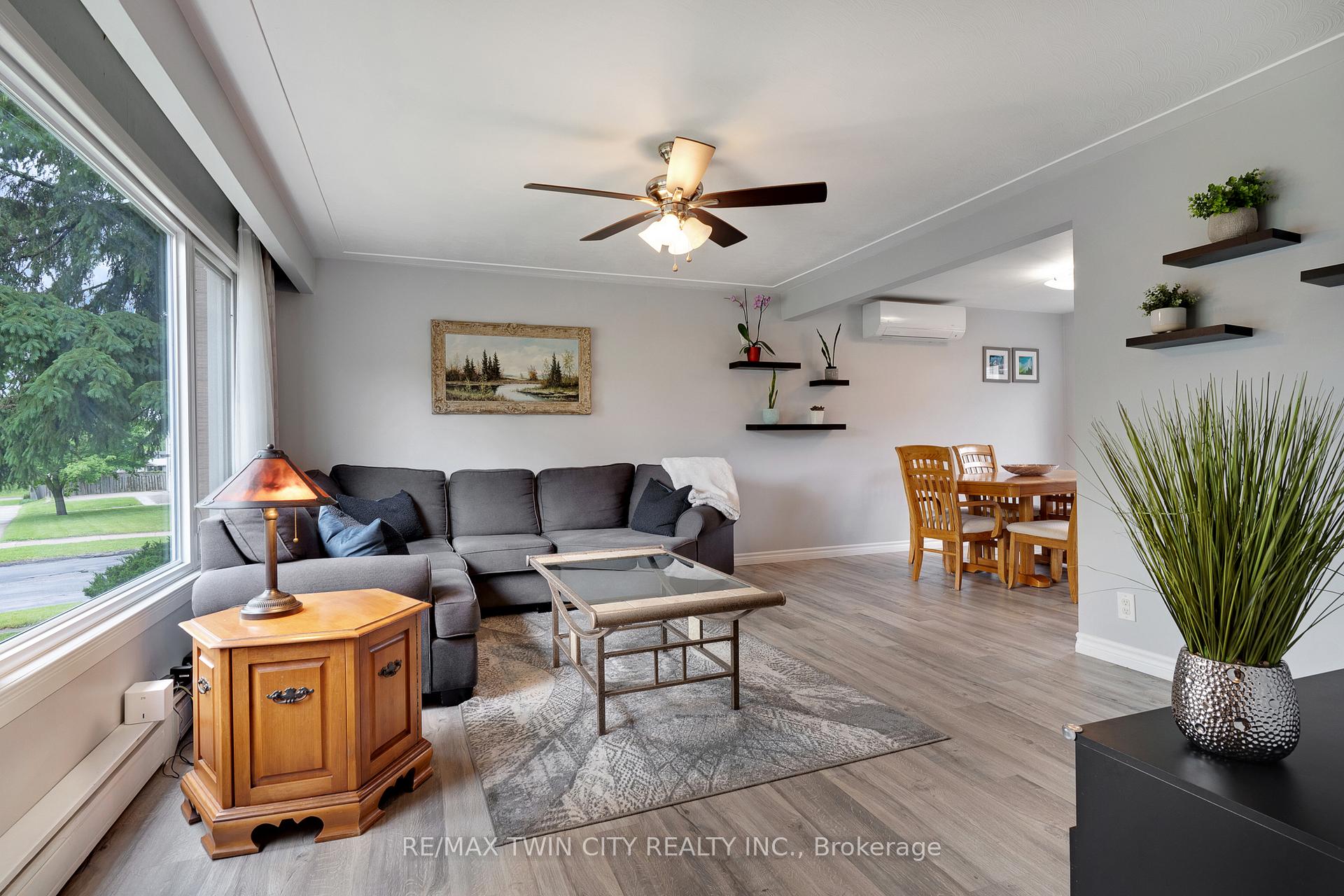 Photo 4 of 92 Kenwood Drive, Kitchener — HOMEH