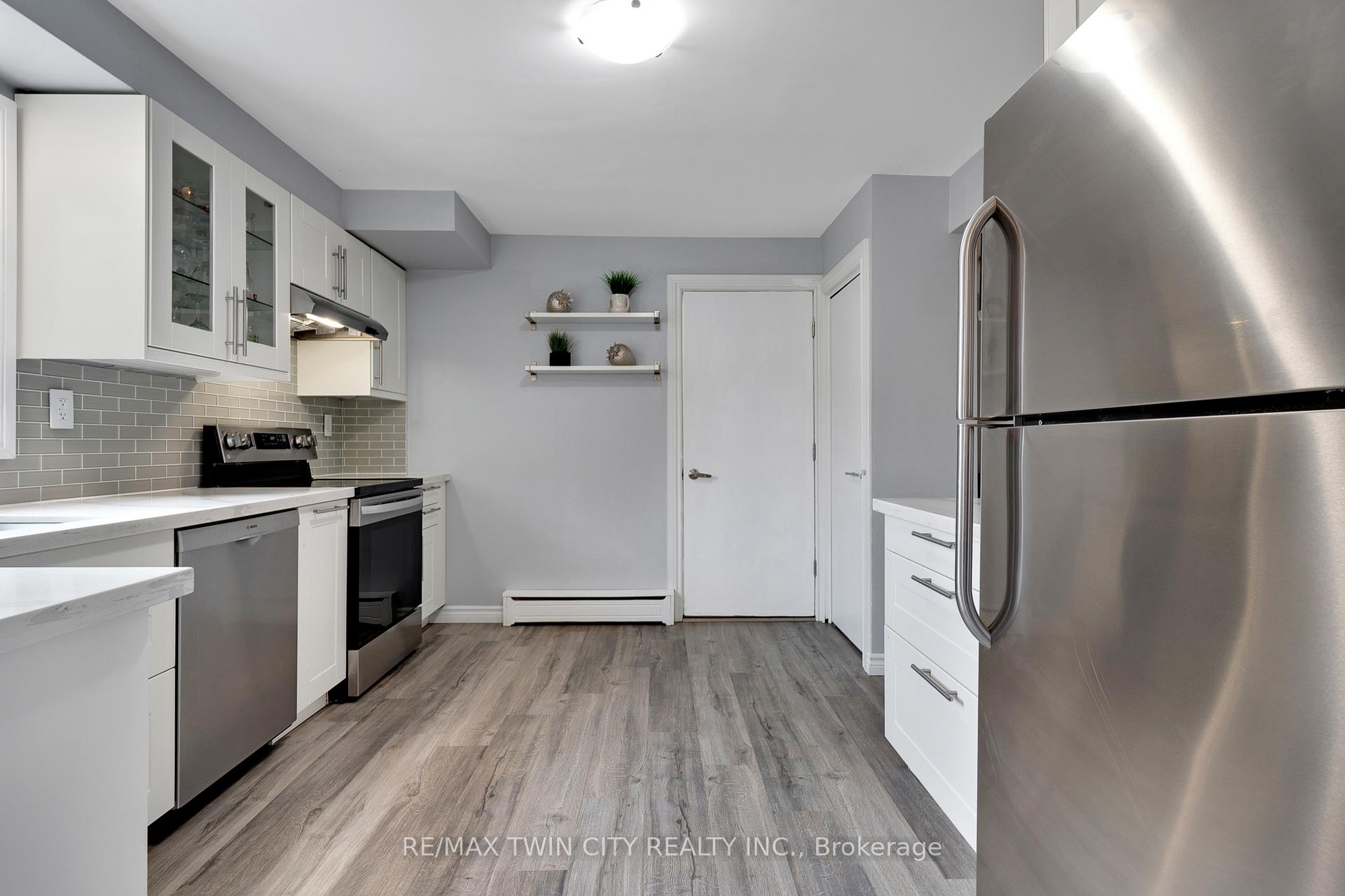 Photo 7 of 92 Kenwood Drive, Kitchener — HOMEH