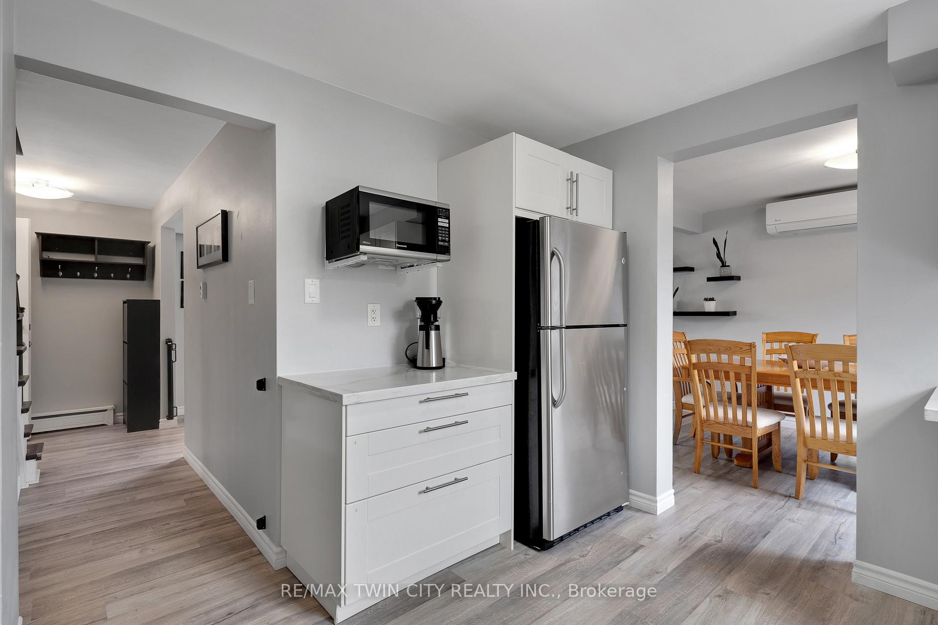Photo 9 of 92 Kenwood Drive, Kitchener — HOMEH