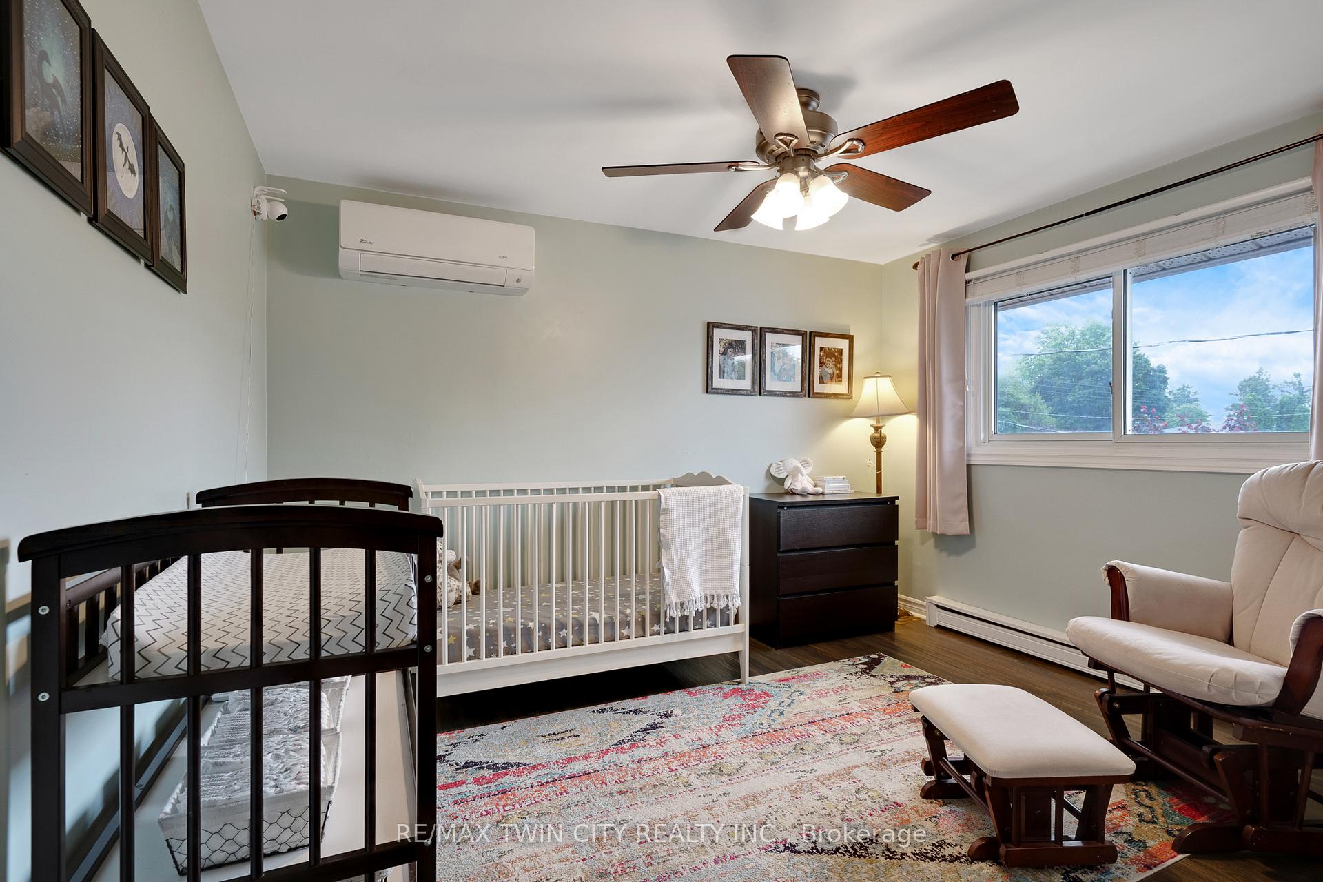 Photo 14 of 92 Kenwood Drive, Kitchener — HOMEH