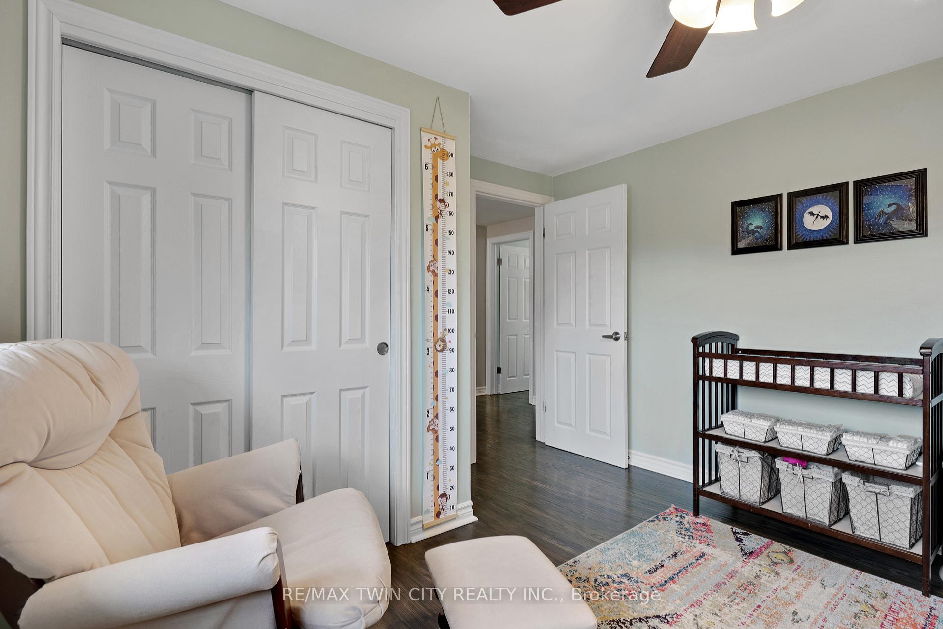 Photo 16 of 92 Kenwood Drive, Kitchener — HOMEH