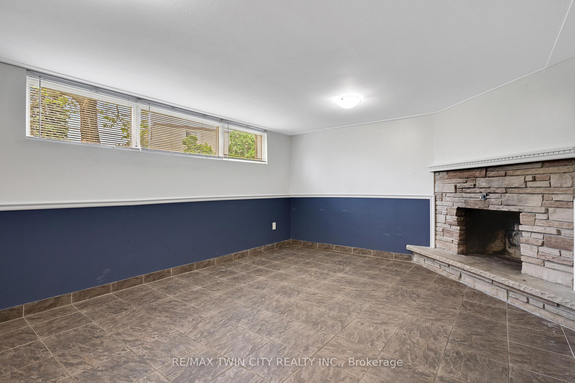 Photo 21 of 92 Kenwood Drive, Kitchener — HOMEH