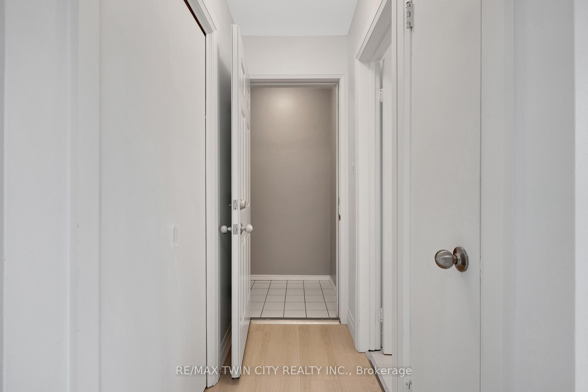 Photo 24 of 92 Kenwood Drive, Kitchener — HOMEH