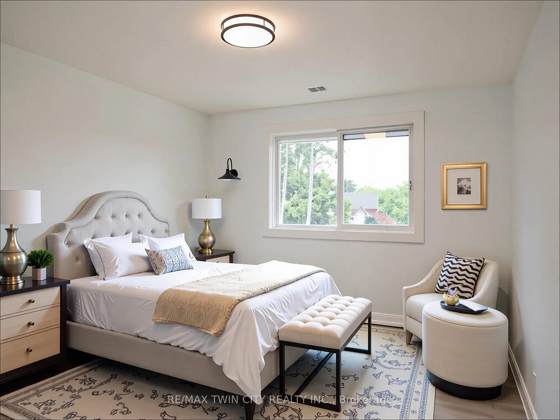 Photo 36 of 92 Kenwood Drive, Kitchener — HOMEH