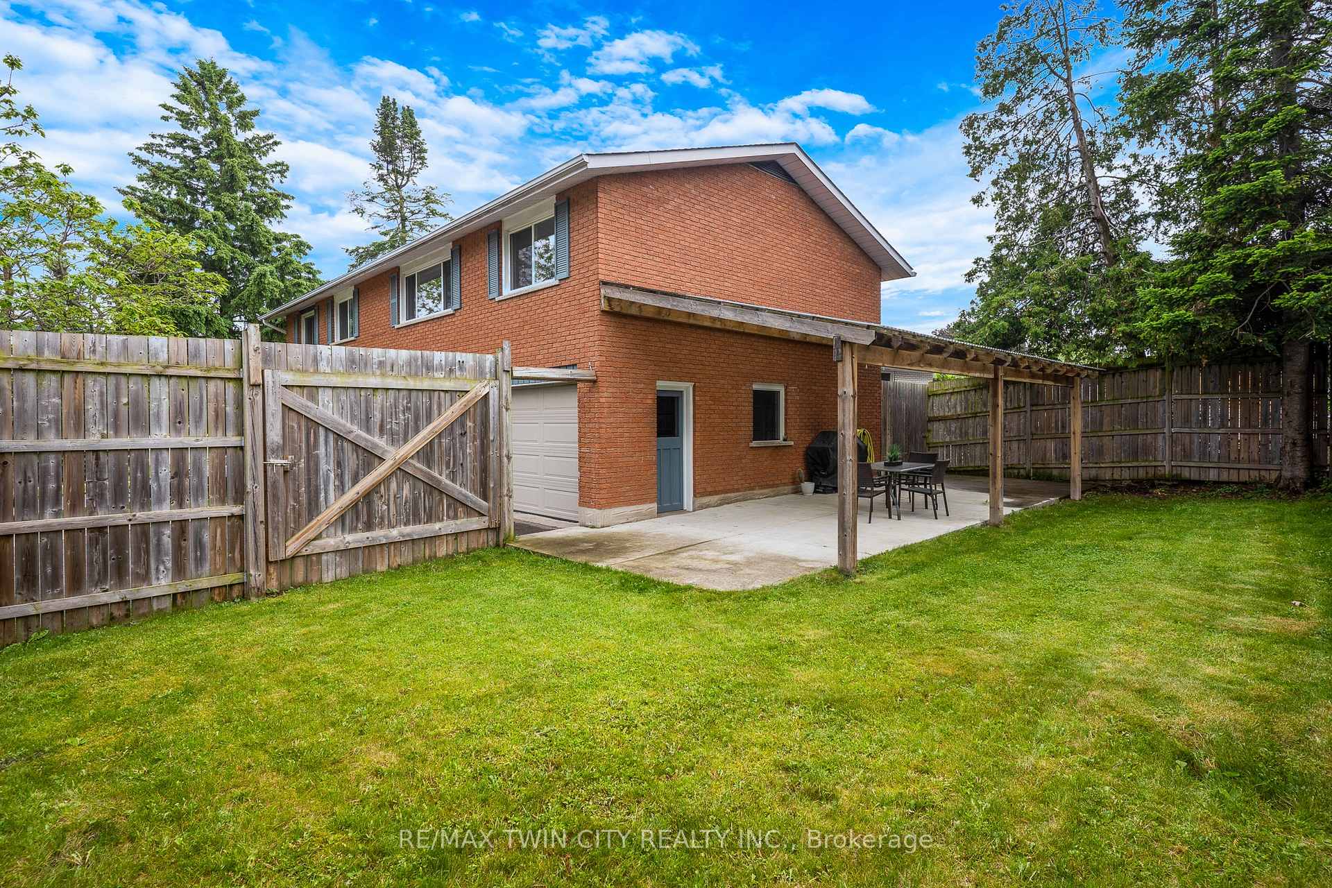Photo 37 of 92 Kenwood Drive, Kitchener — HOMEH