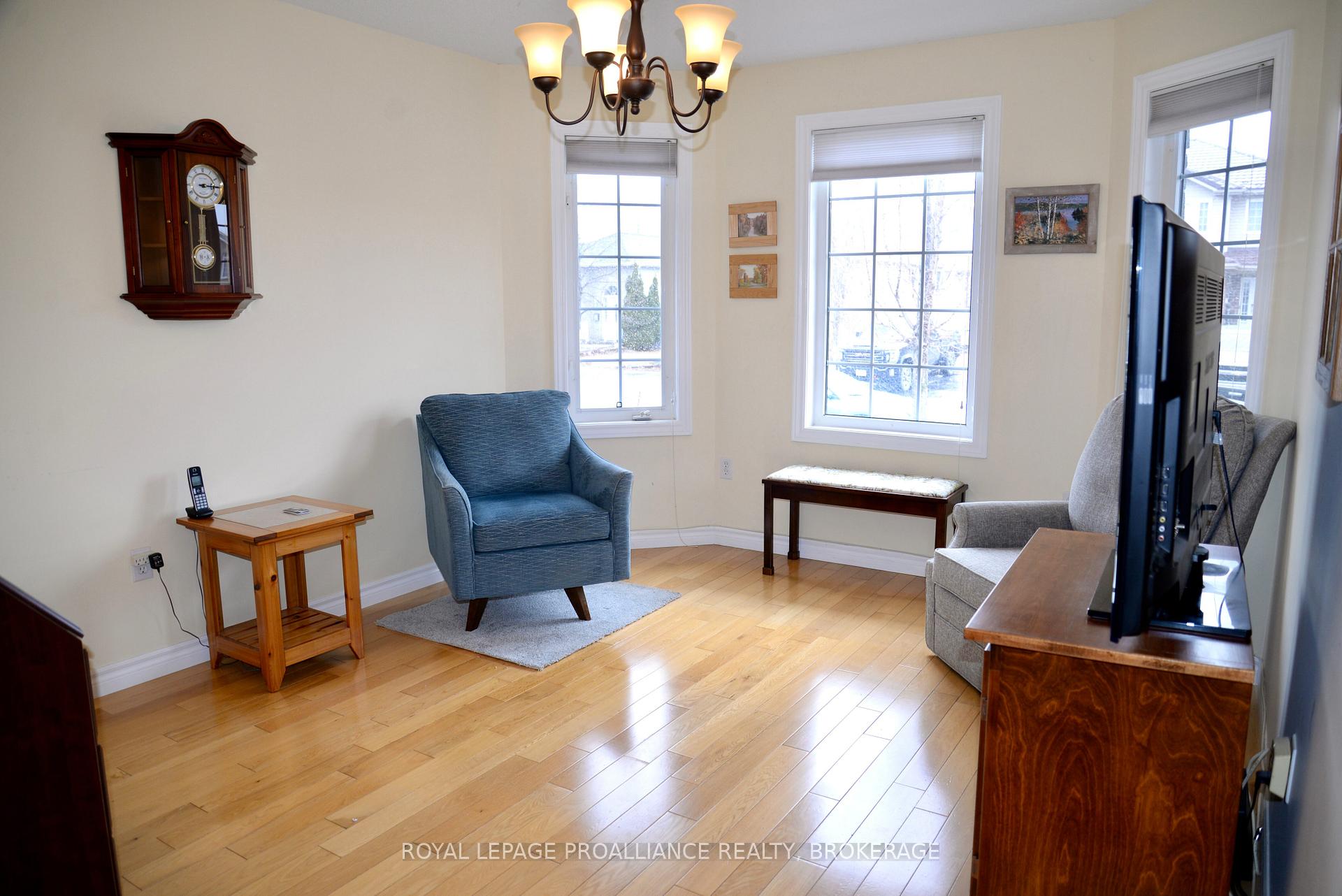 Photo 5 of 752 Tanner Drive, Kingston, East Gardiners Rd — HOMEH