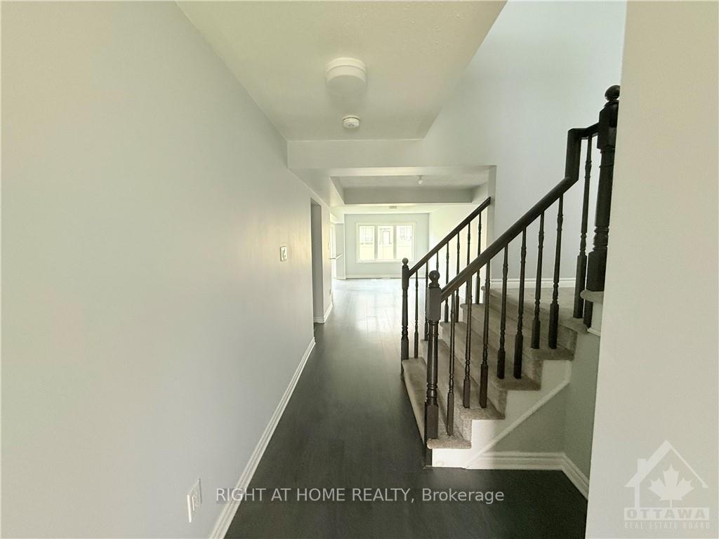 Photo 3 of 106 Lanceleaf Way, Ottawa, Kanata - Emerald Meadows/Trailwest — HOMEH