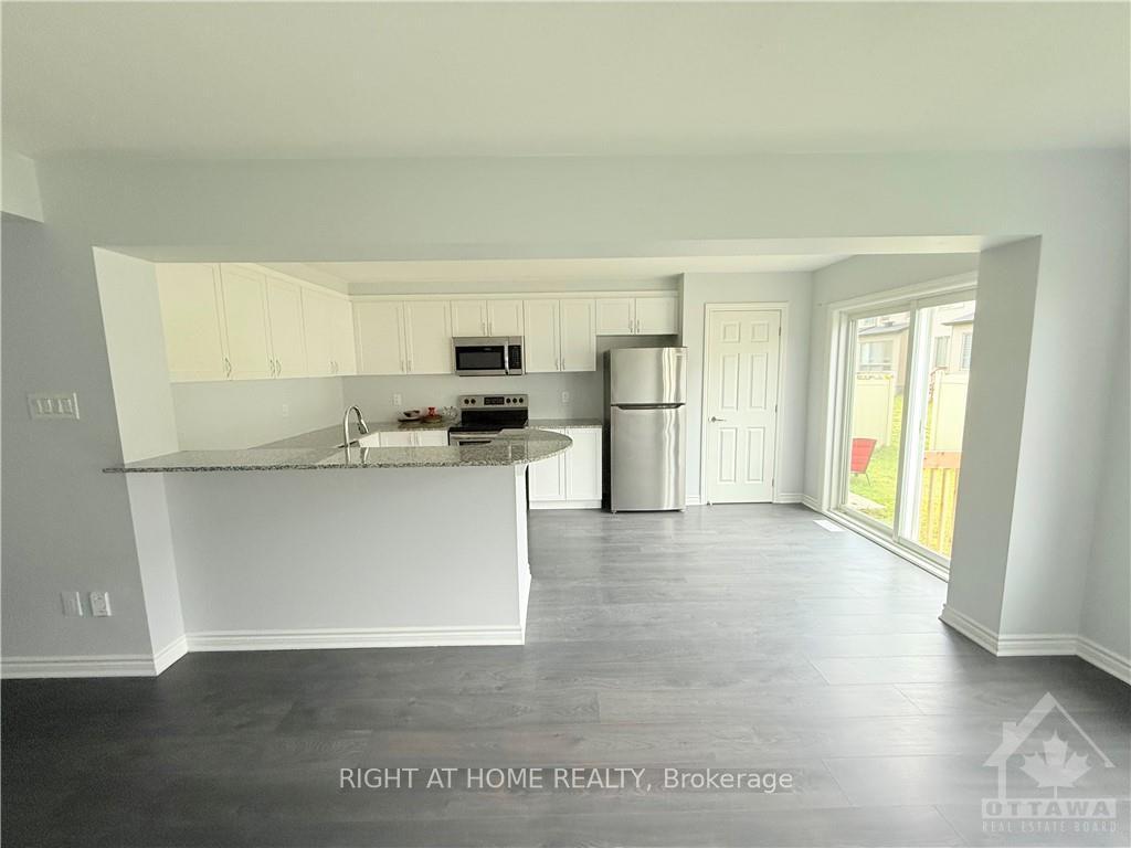 Photo 5 of 106 Lanceleaf Way, Ottawa, Kanata - Emerald Meadows/Trailwest — HOMEH