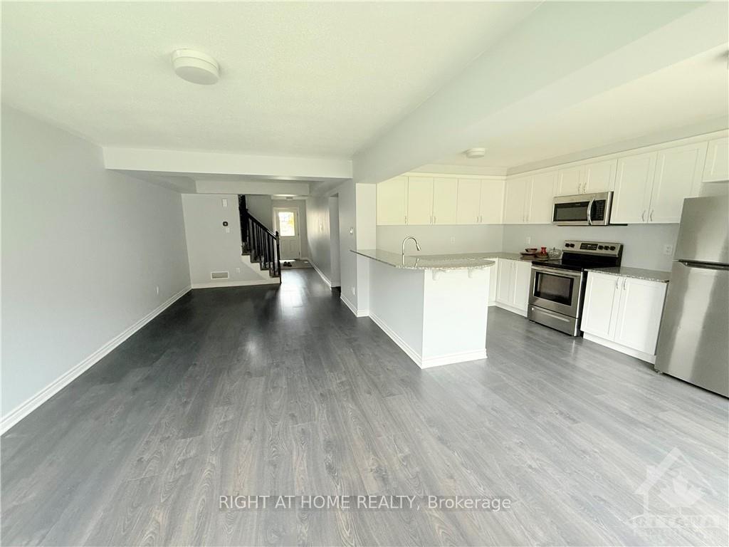 Photo 6 of 106 Lanceleaf Way, Ottawa, Kanata - Emerald Meadows/Trailwest — HOMEH