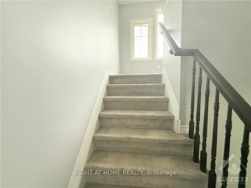 Photo 9 of 106 Lanceleaf Way, Ottawa, Kanata - Emerald Meadows/Trailwest — HOMEH