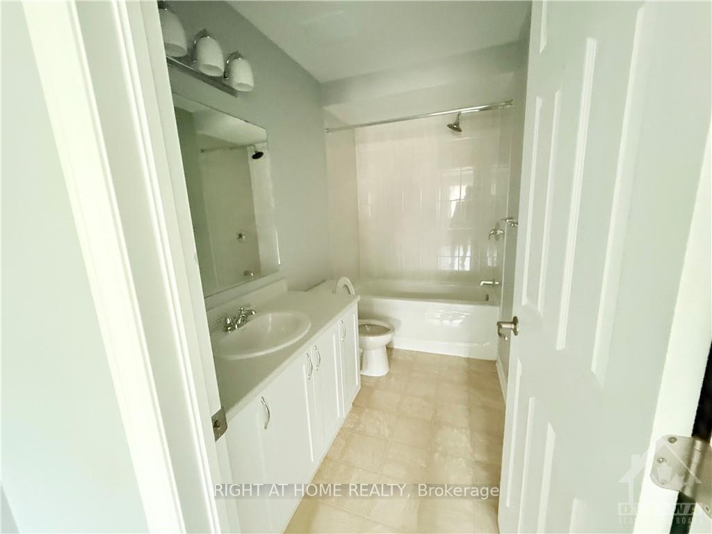 Photo 16 of 106 Lanceleaf Way, Ottawa, Kanata - Emerald Meadows/Trailwest — HOMEH