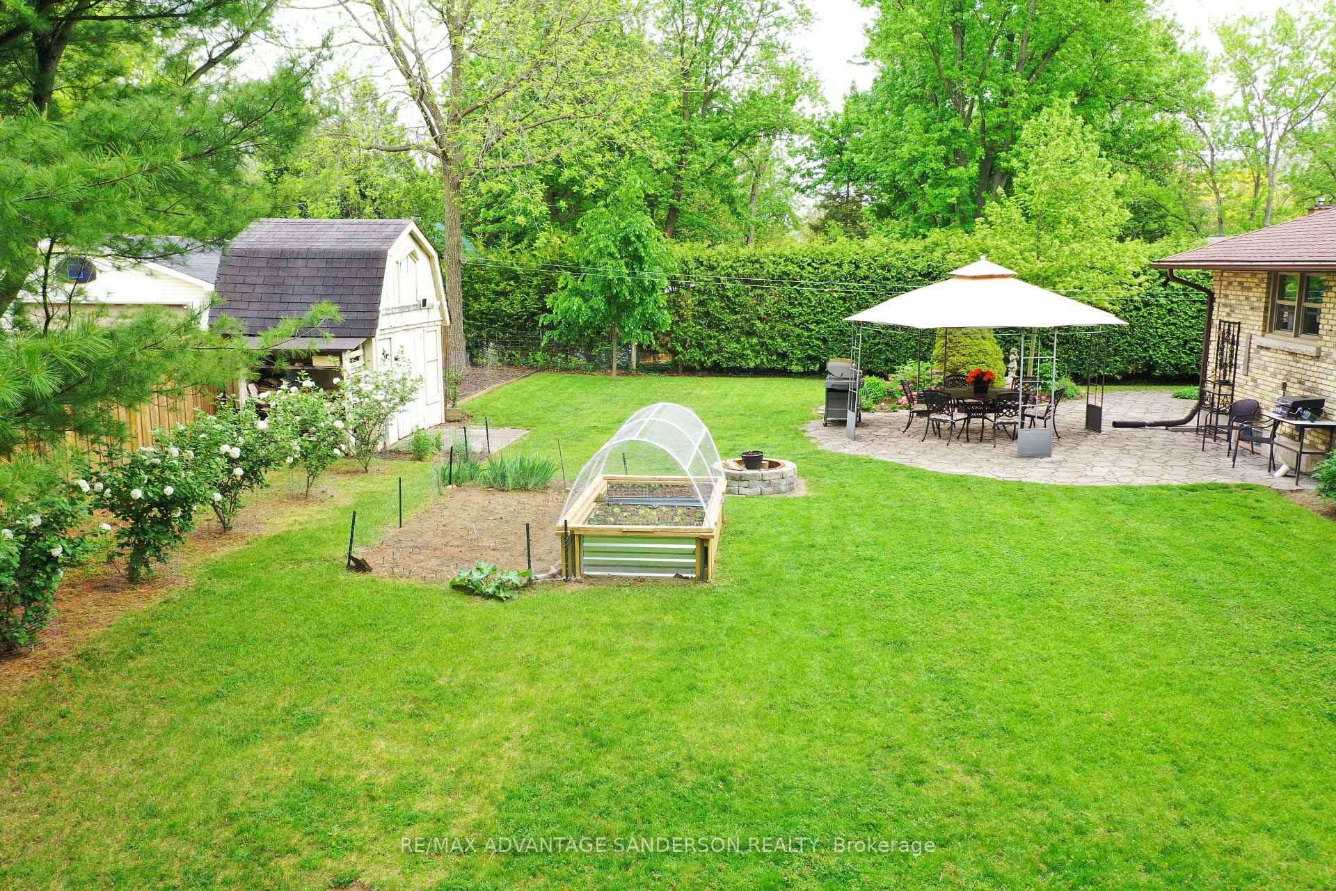 Photo 13 of 8 Currie Court, Middlesex Centre, Poplar Hill — HOMEH
