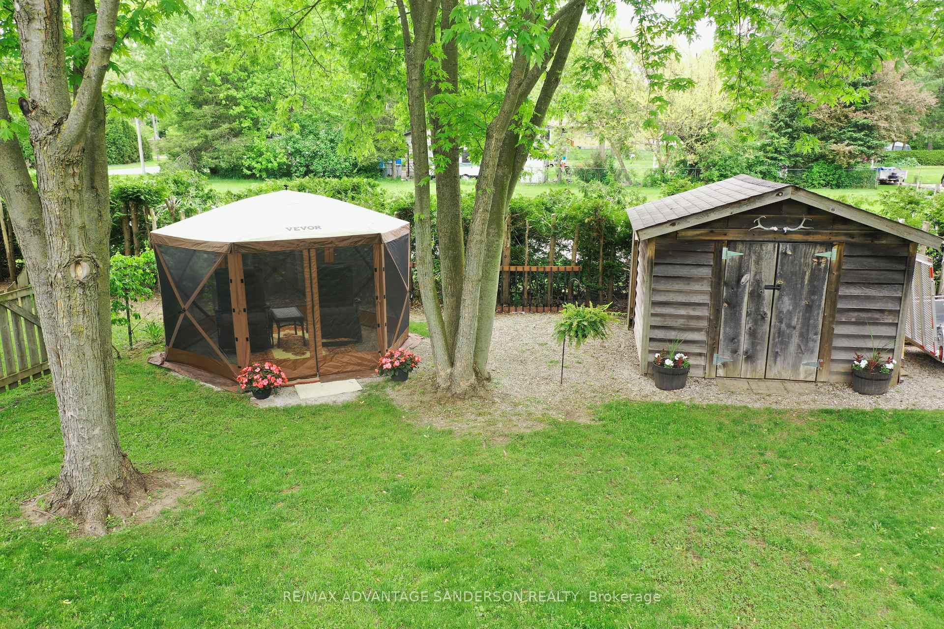 Photo 14 of 8 Currie Court, Middlesex Centre, Poplar Hill — HOMEH