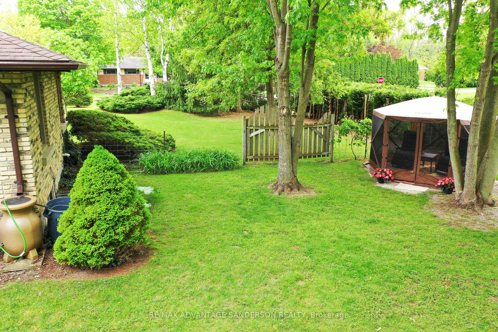 Photo 15 of 8 Currie Court, Middlesex Centre, Poplar Hill — HOMEH