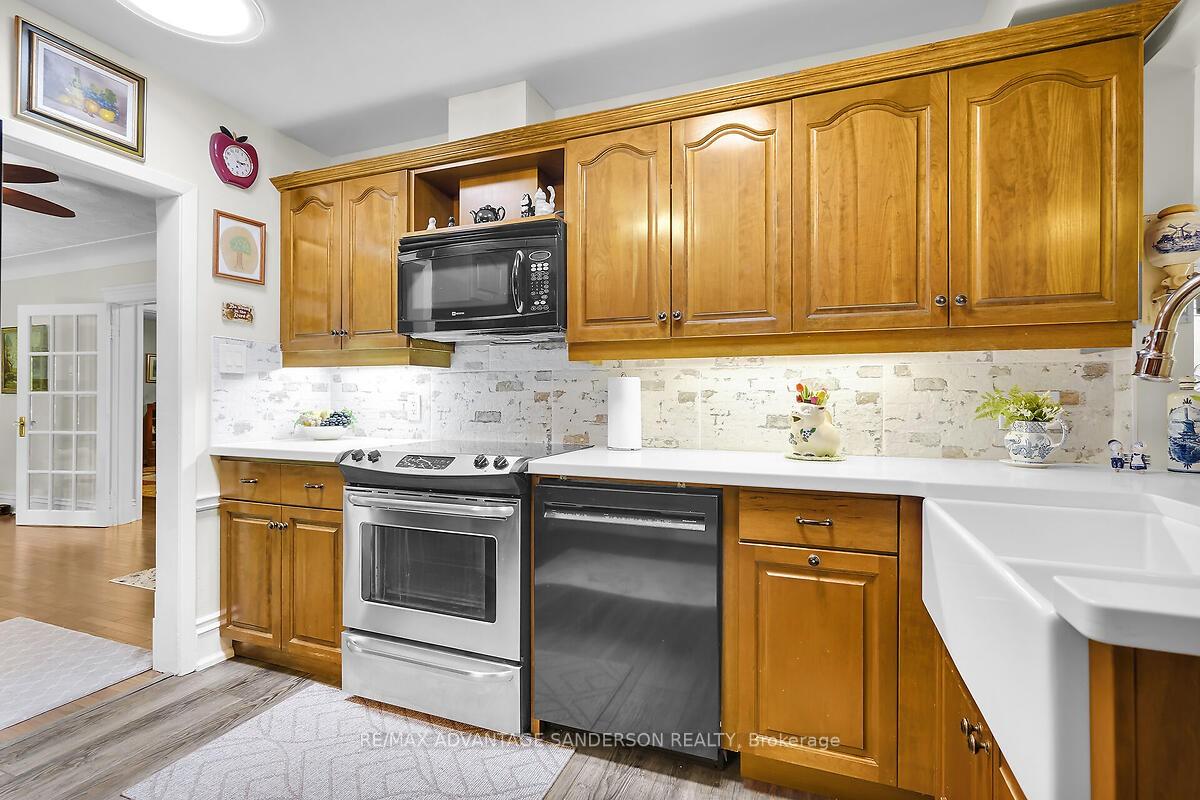 Photo 23 of 8 Currie Court, Middlesex Centre, Poplar Hill — HOMEH