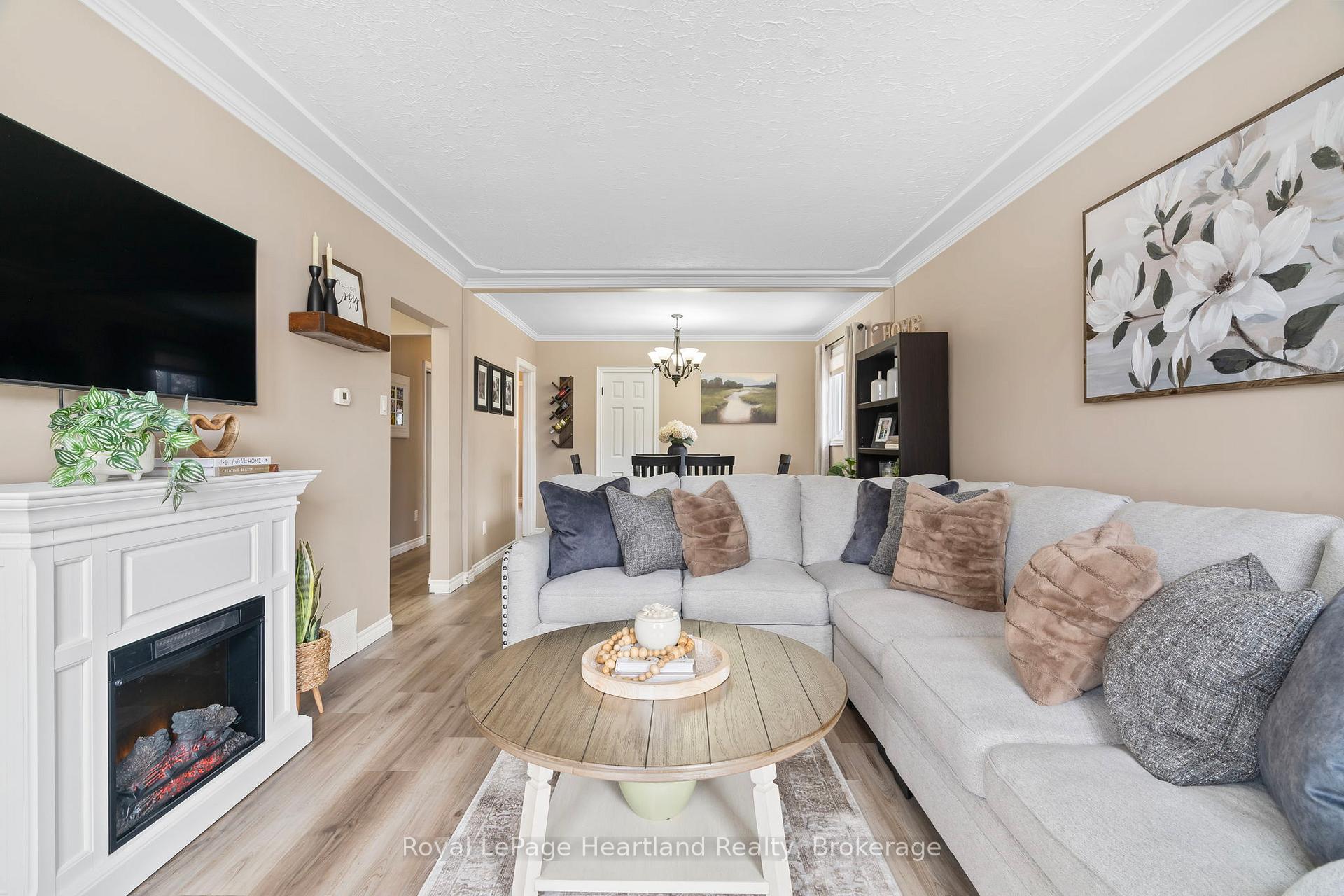 Photo 10 of 465 Main Street W, Minto — HOMEH