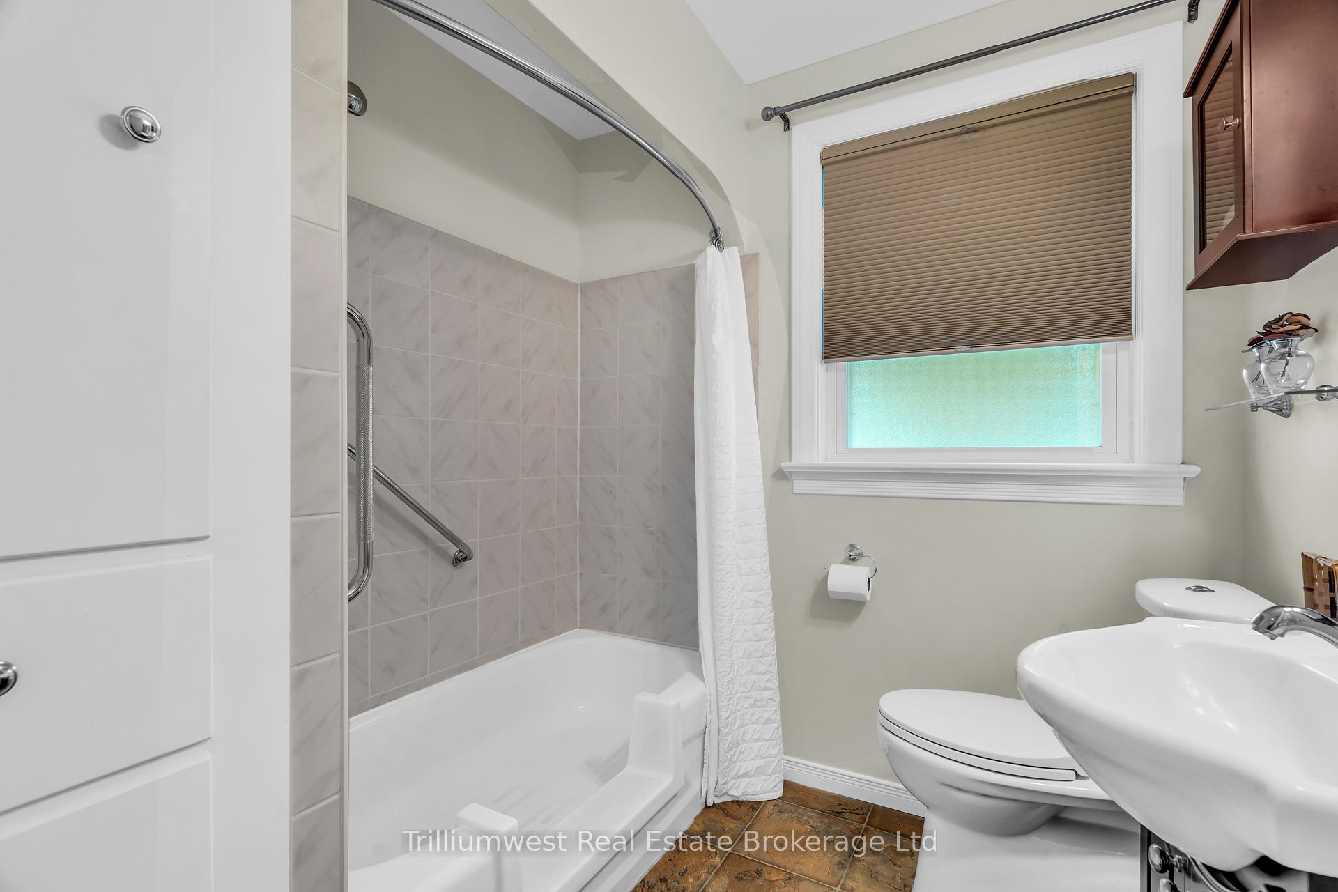 Photo 12 of 126 Melrose Avenue, Kitchener — HOMEH