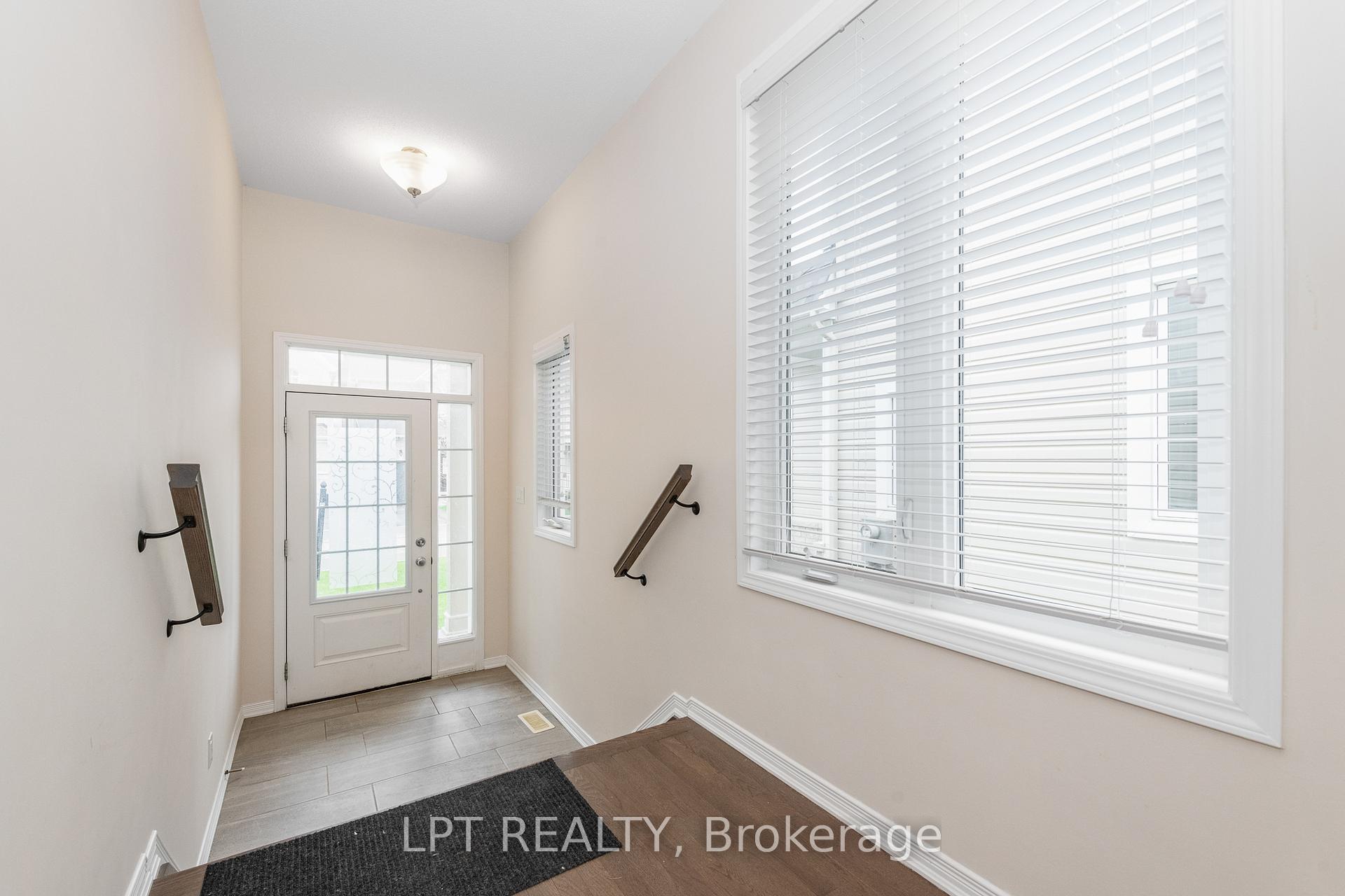 Photo 3 of 618 Silver Spruce Way, Ottawa, Kanata - Emerald Meadows/Trailwest — HOMEH