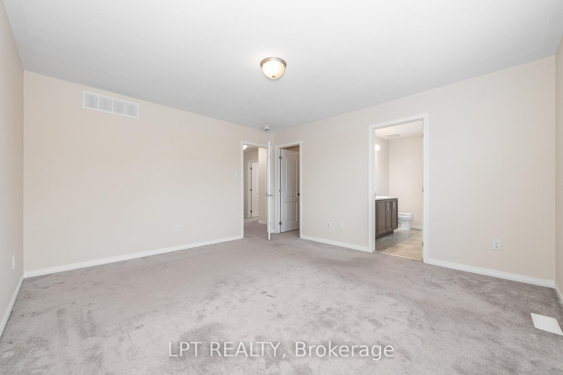Photo 15 of 618 Silver Spruce Way, Ottawa, Kanata - Emerald Meadows/Trailwest — HOMEH