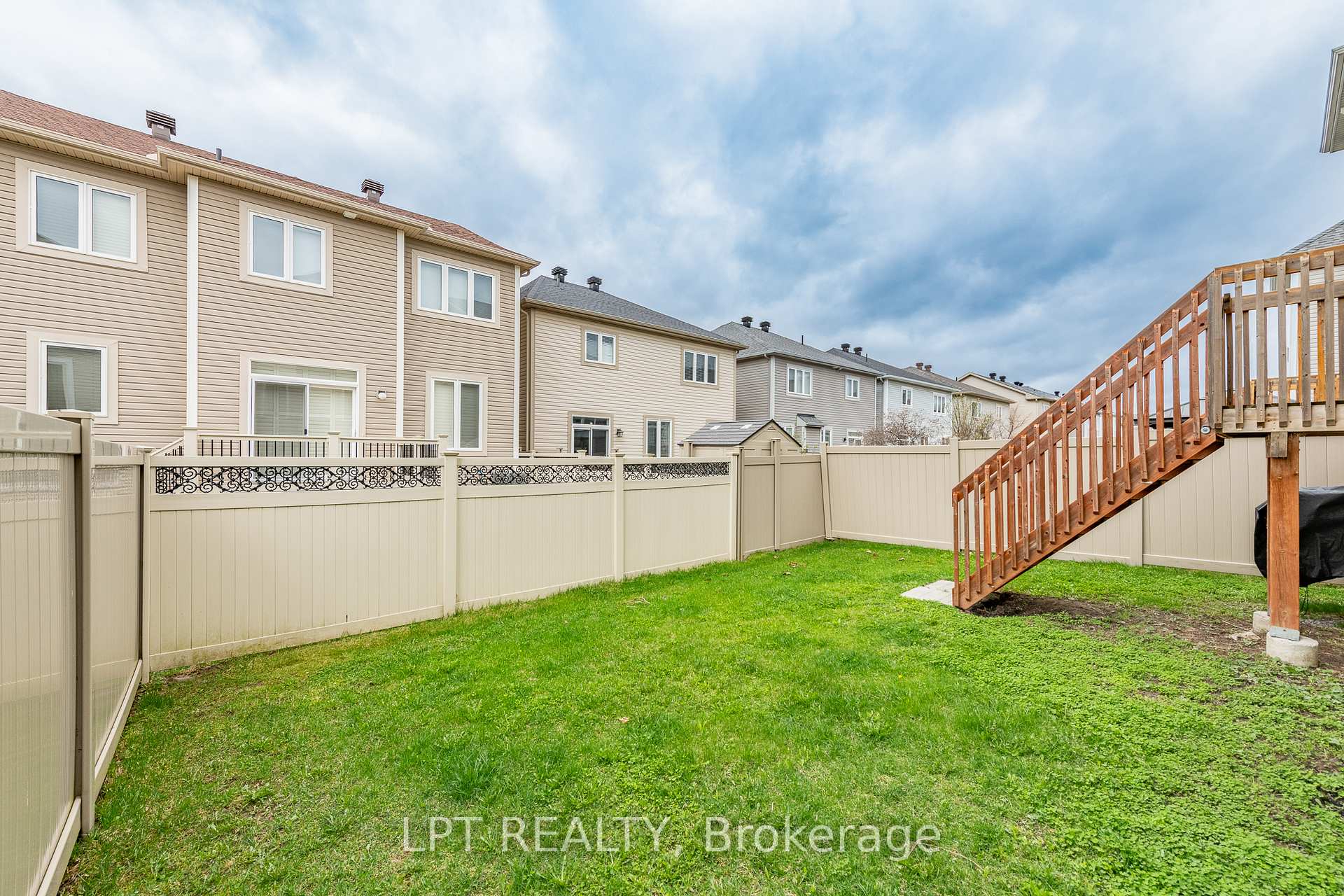 Photo 26 of 618 Silver Spruce Way, Ottawa, Kanata - Emerald Meadows/Trailwest — HOMEH