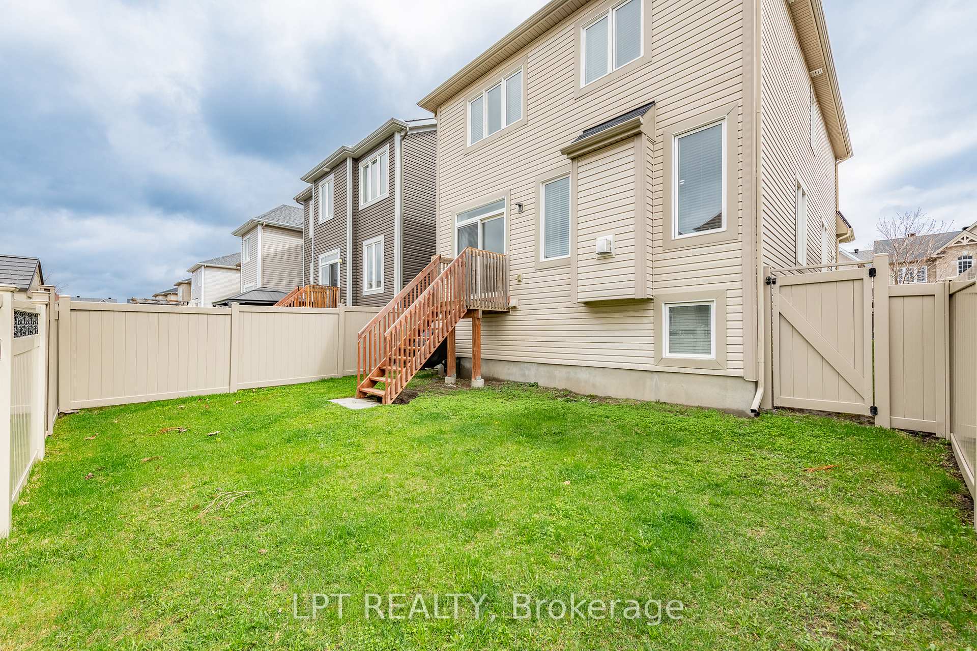 Photo 27 of 618 Silver Spruce Way, Ottawa, Kanata - Emerald Meadows/Trailwest — HOMEH