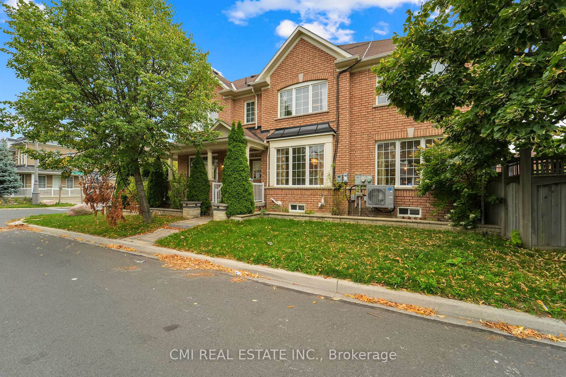 Photo 2 of 32 Hislop Drive, Markham, Box Grove — HOMEH