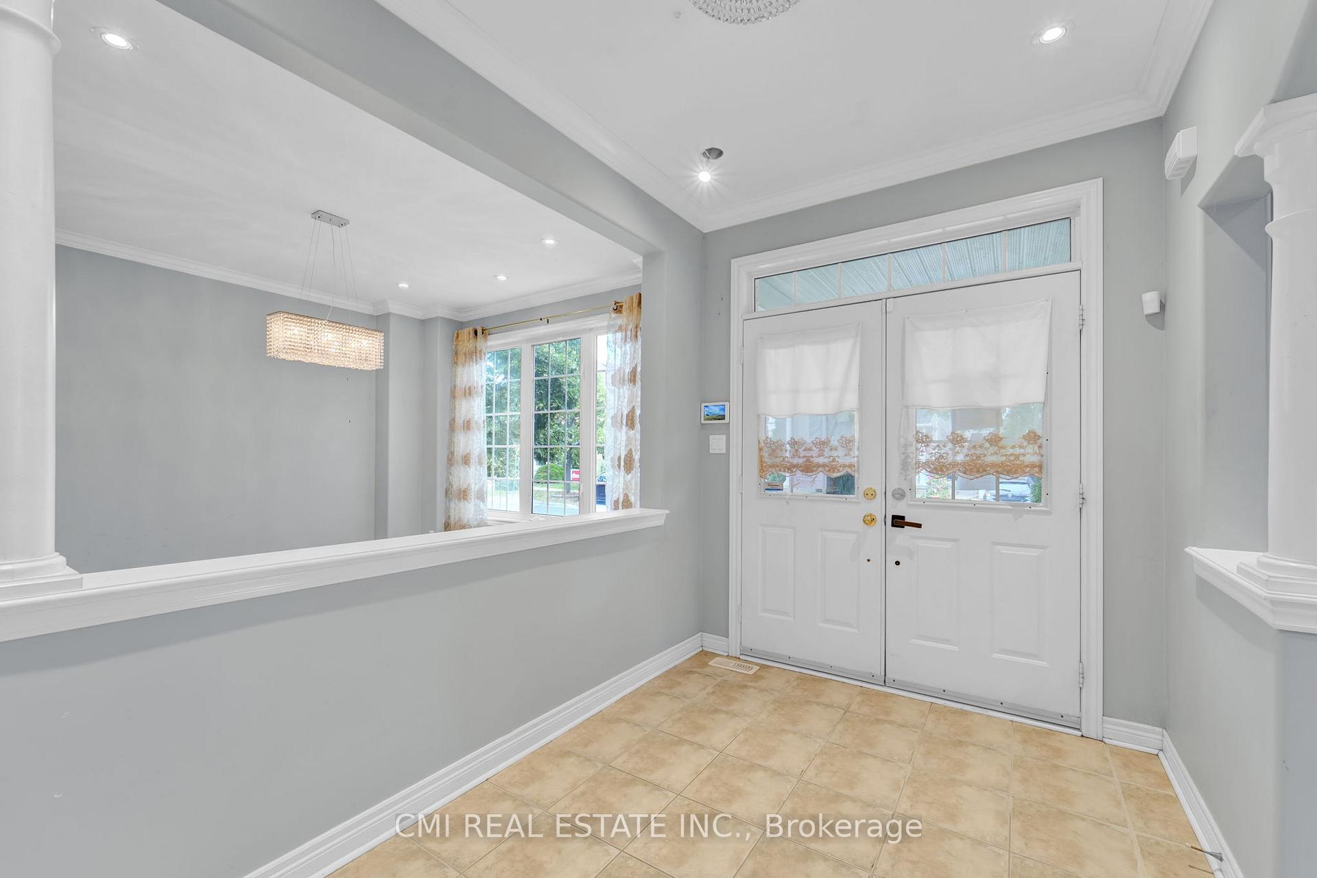 Photo 5 of 32 Hislop Drive, Markham, Box Grove — HOMEH