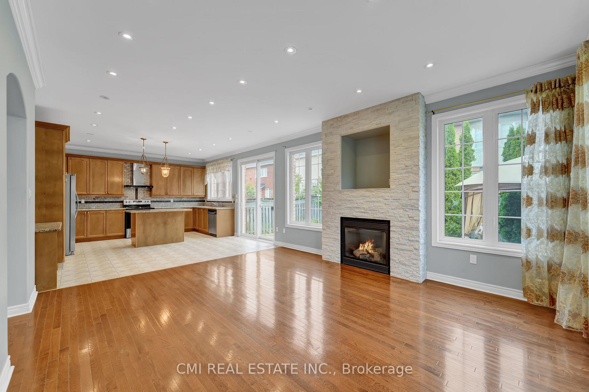 Photo 11 of 32 Hislop Drive, Markham, Box Grove — HOMEH
