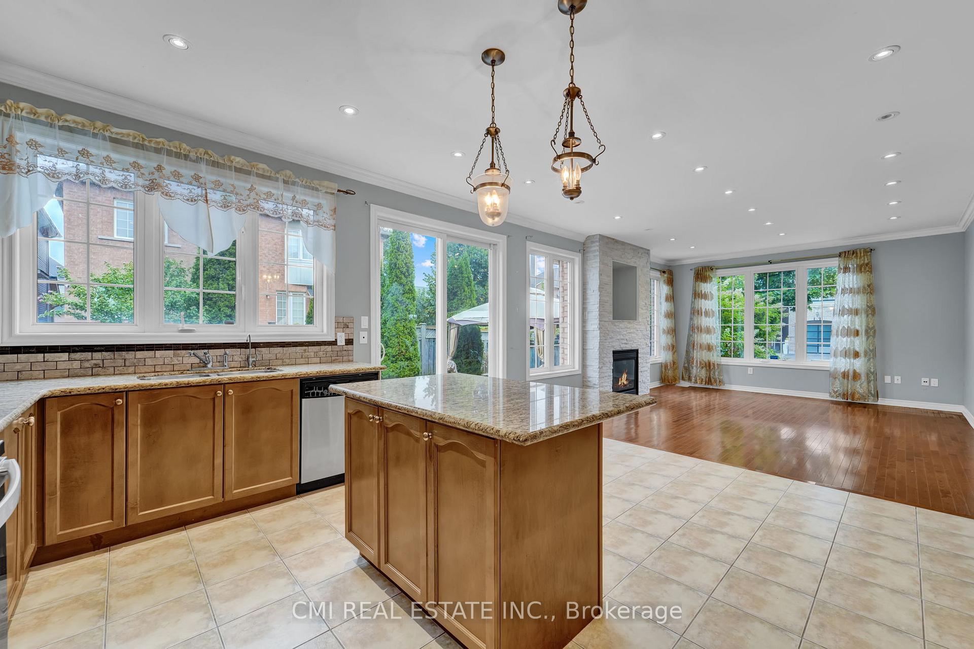 Photo 12 of 32 Hislop Drive, Markham, Box Grove — HOMEH