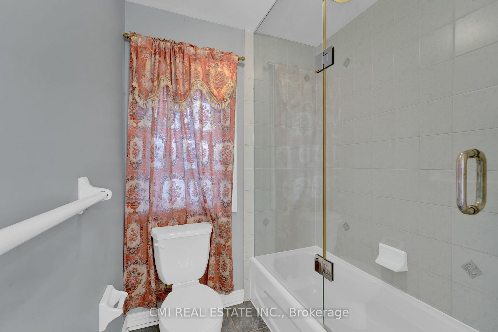 Photo 25 of 32 Hislop Drive, Markham, Box Grove — HOMEH