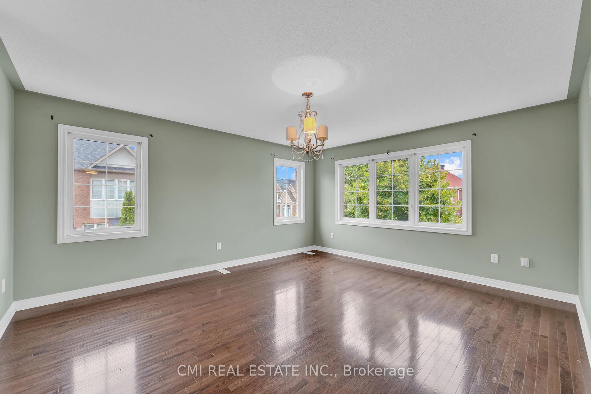 Photo 28 of 32 Hislop Drive, Markham, Box Grove — HOMEH