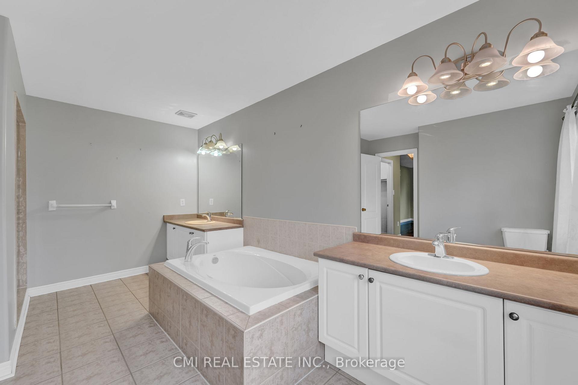 Photo 36 of 32 Hislop Drive, Markham, Box Grove — HOMEH