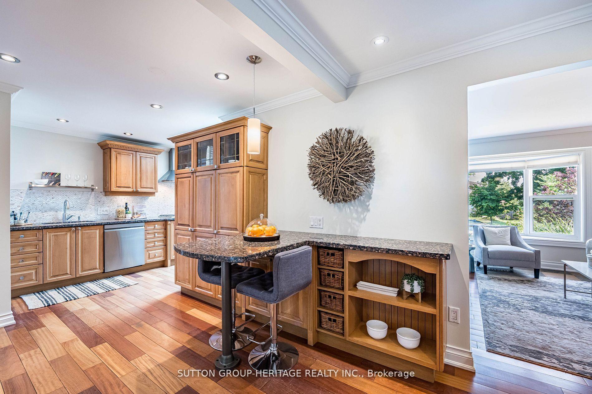 Photo 8 of 47 Pringle Avenue, Markham, Markham Village — HOMEH