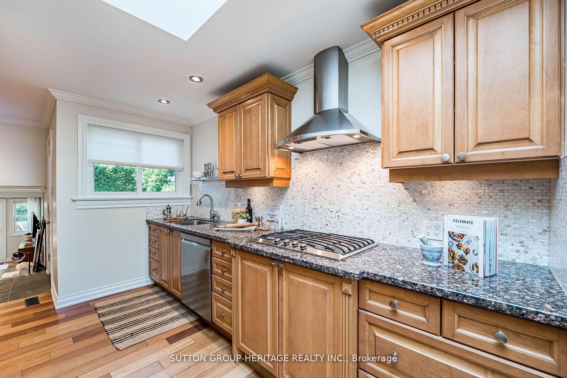 Photo 9 of 47 Pringle Avenue, Markham, Markham Village — HOMEH