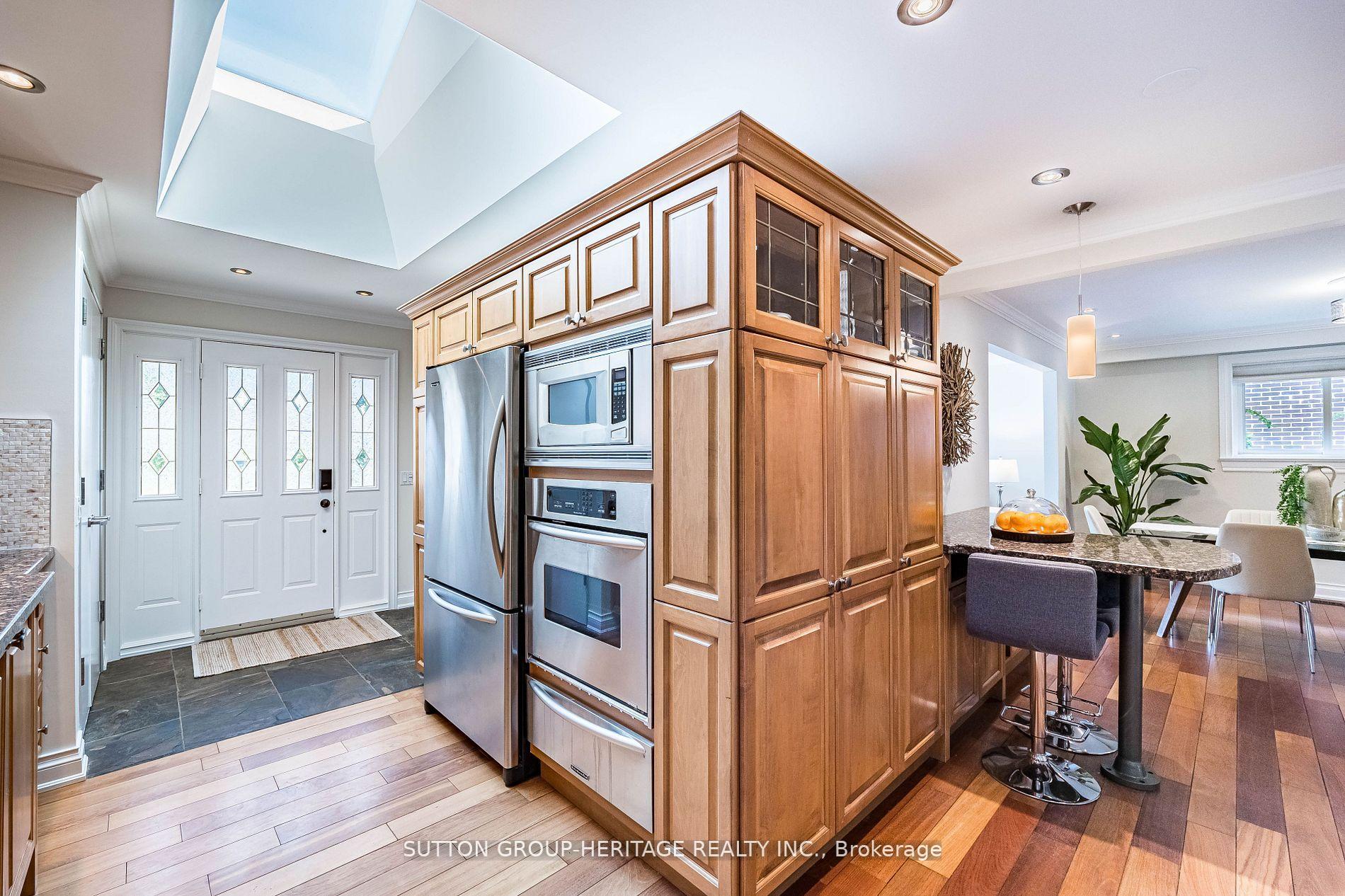 Photo 10 of 47 Pringle Avenue, Markham, Markham Village — HOMEH