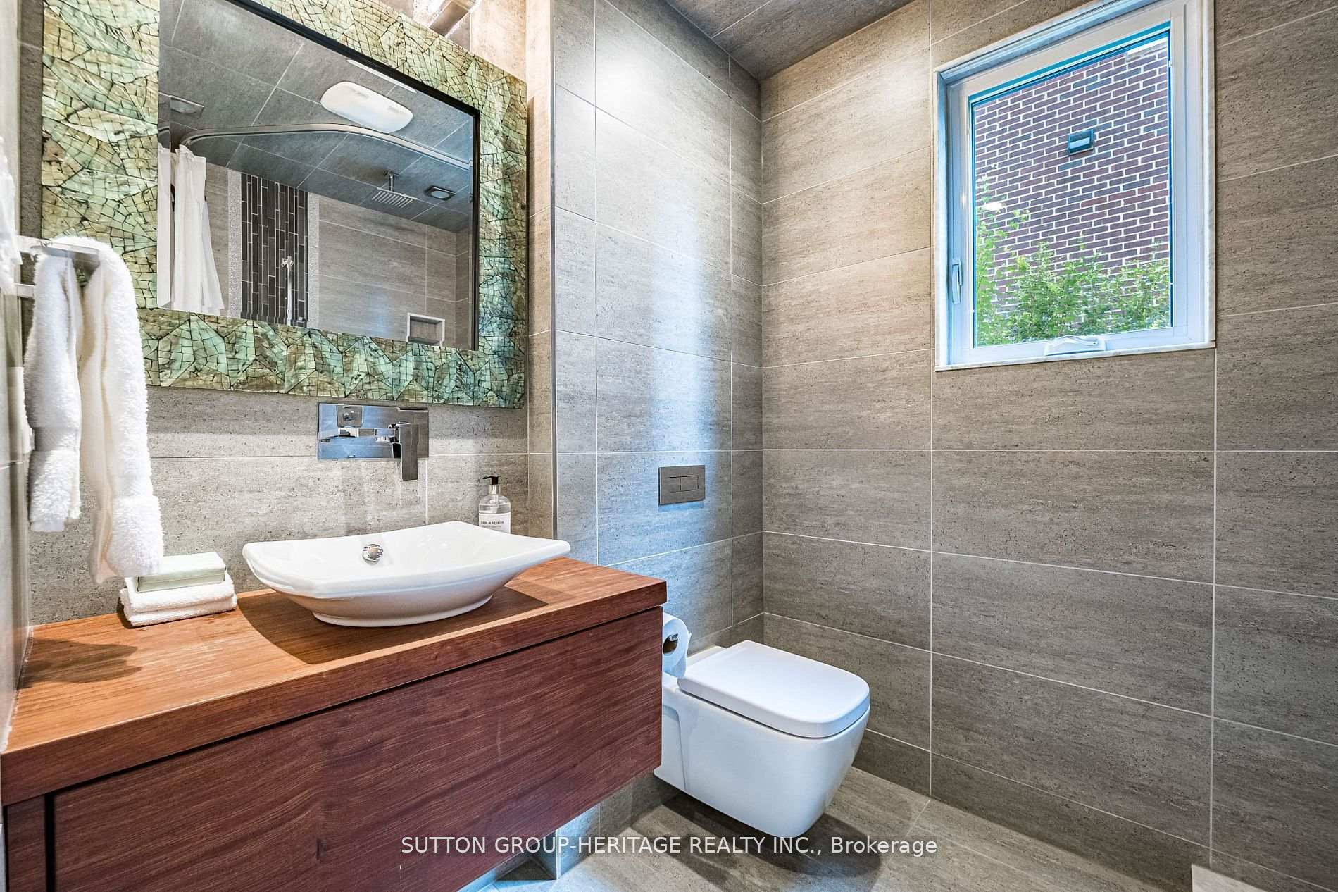 Photo 16 of 47 Pringle Avenue, Markham, Markham Village — HOMEH