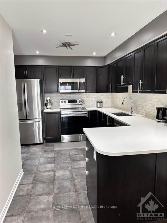 Photo 6 of 141 Patriot Place, Ottawa, Kanata - Emerald Meadows/Trailwest — HOMEH