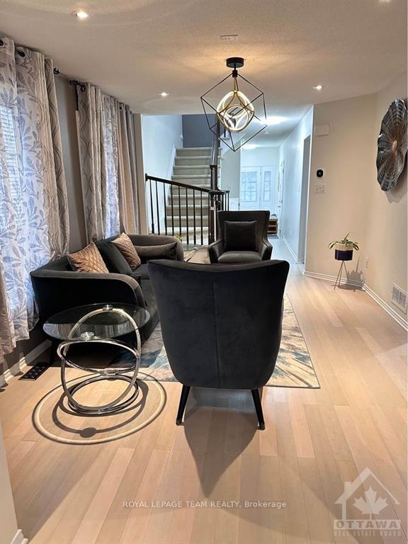 Photo 8 of 141 Patriot Place, Ottawa, Kanata - Emerald Meadows/Trailwest — HOMEH