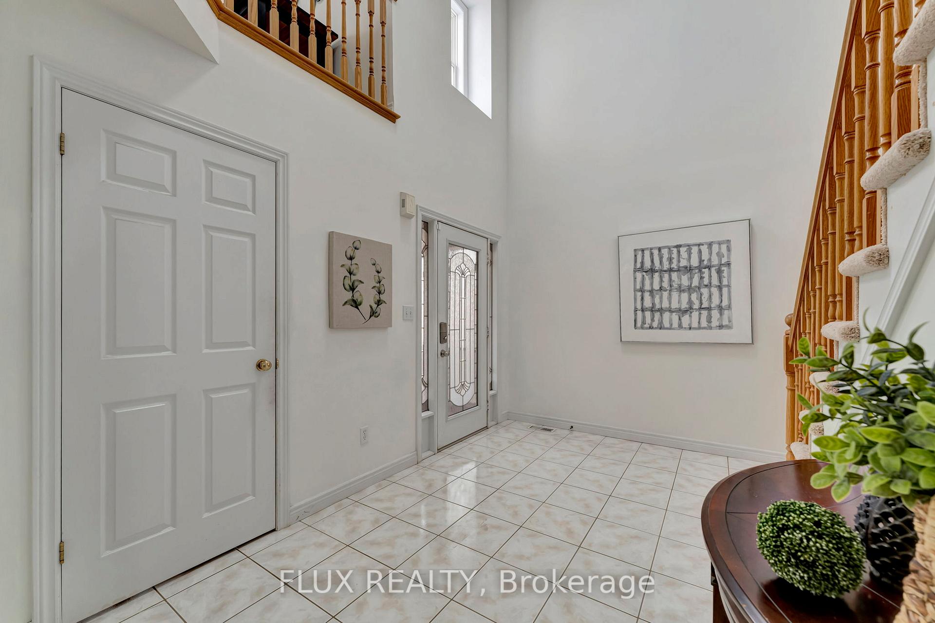 Photo 4 of 509 Pine Hollow Court, Kitchener — HOMEH