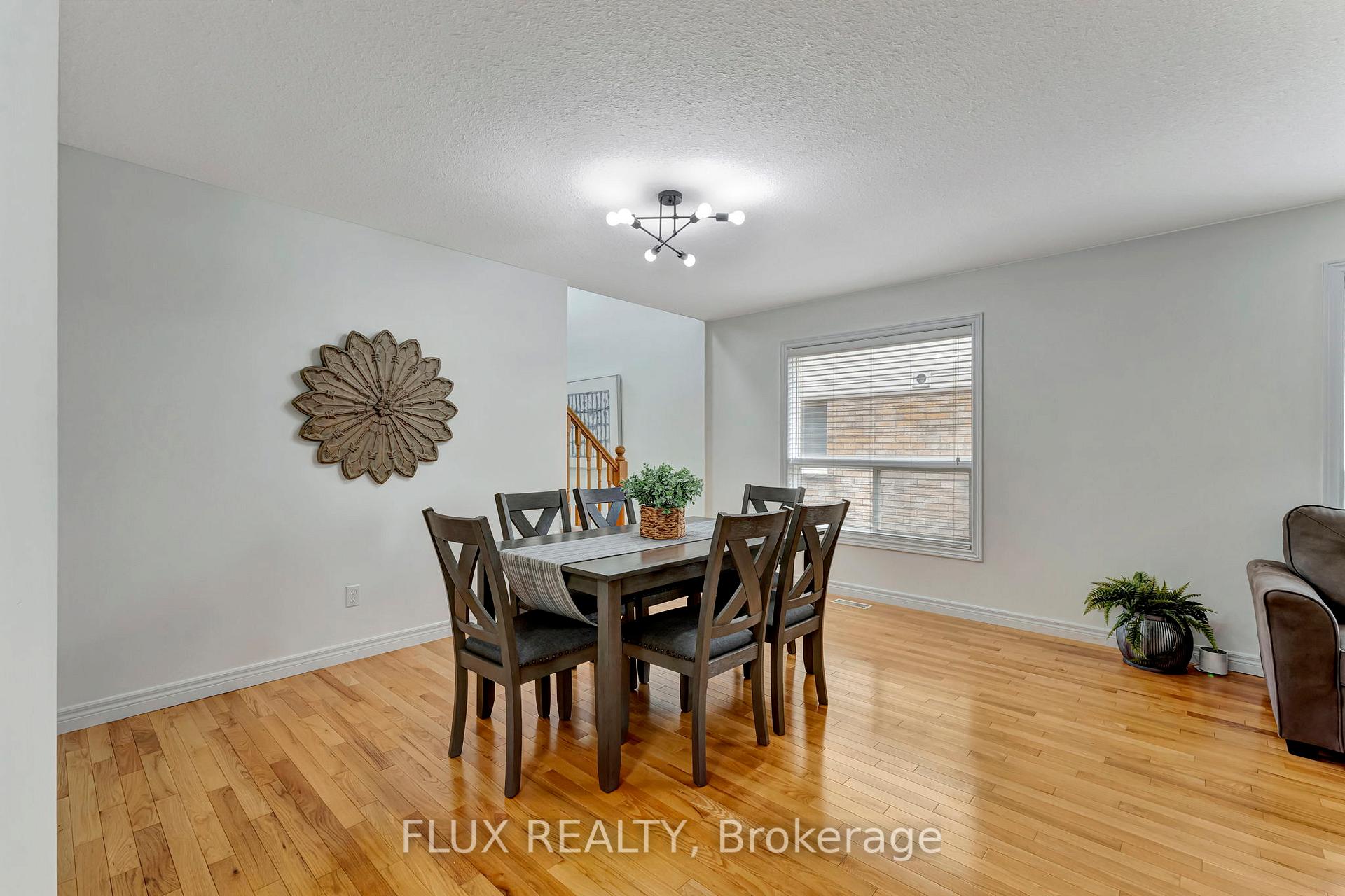 Photo 7 of 509 Pine Hollow Court, Kitchener — HOMEH