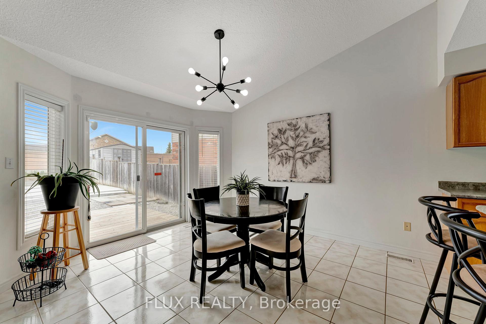 Photo 14 of 509 Pine Hollow Court, Kitchener — HOMEH