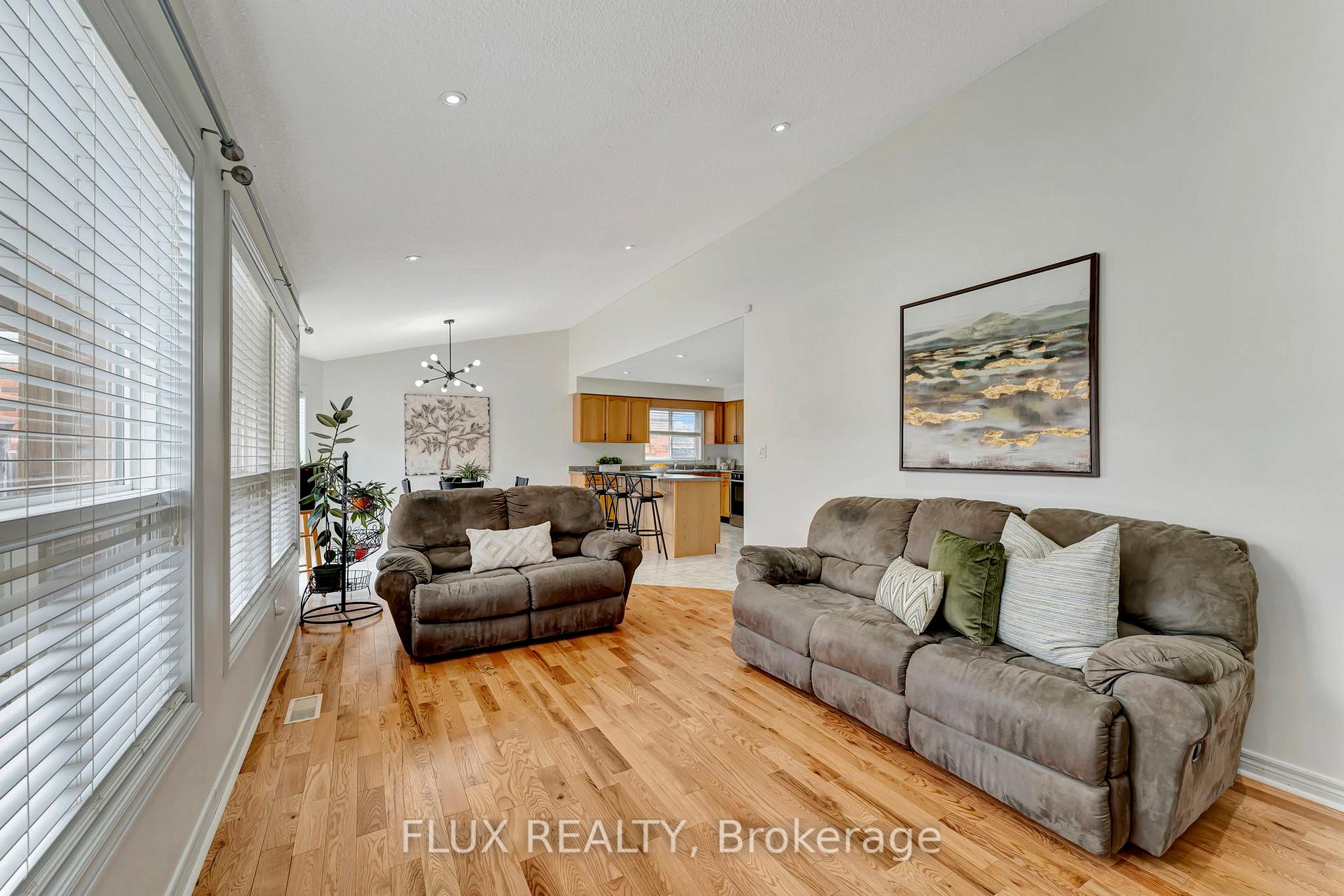Photo 17 of 509 Pine Hollow Court, Kitchener — HOMEH