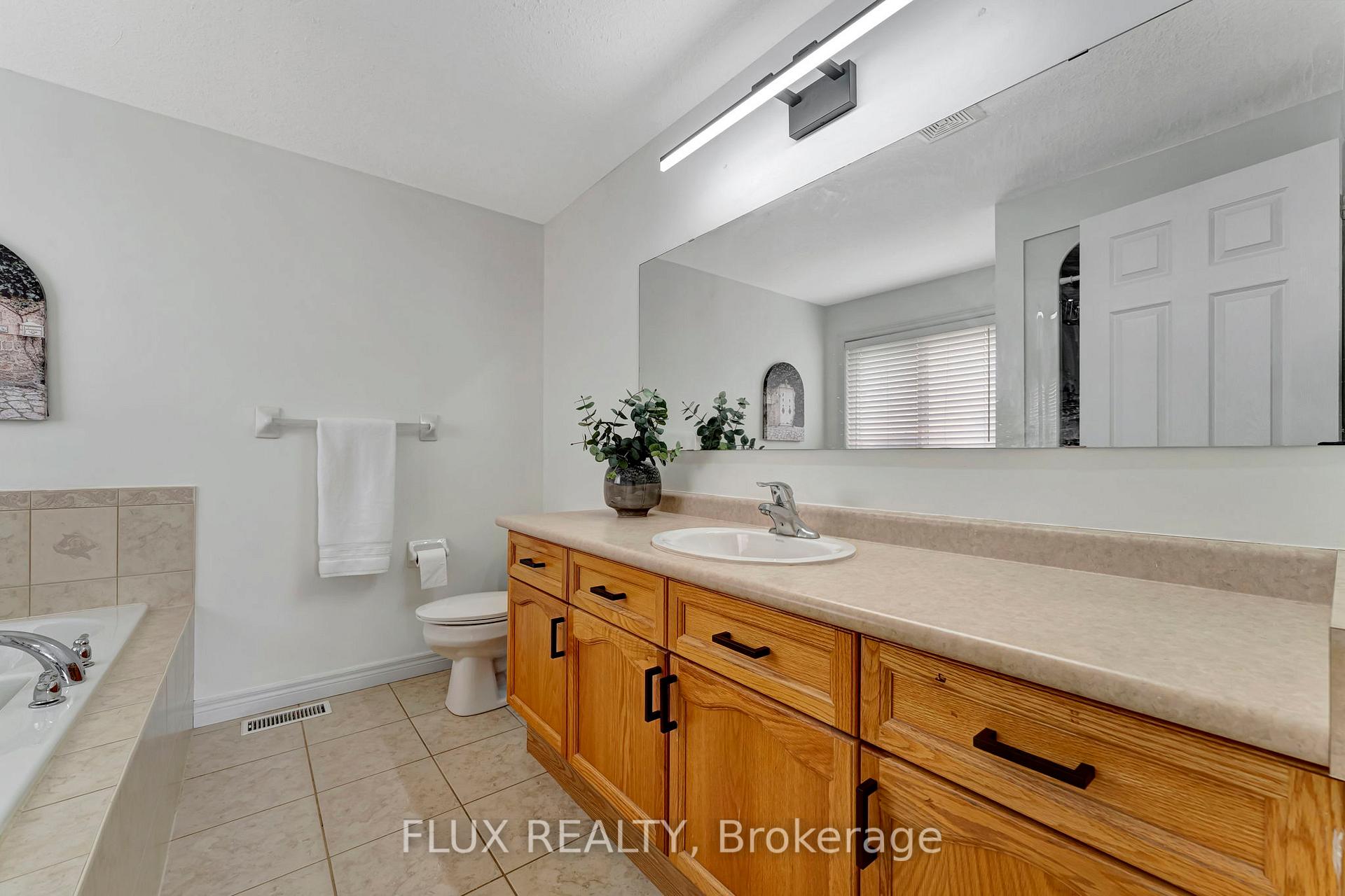 Photo 25 of 509 Pine Hollow Court, Kitchener — HOMEH