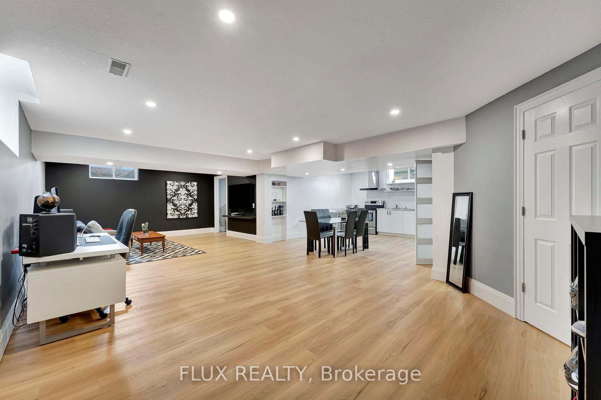 Photo 33 of 509 Pine Hollow Court, Kitchener — HOMEH