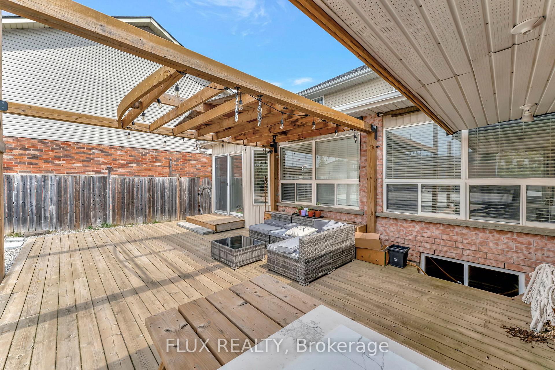 Photo 44 of 509 Pine Hollow Court, Kitchener — HOMEH