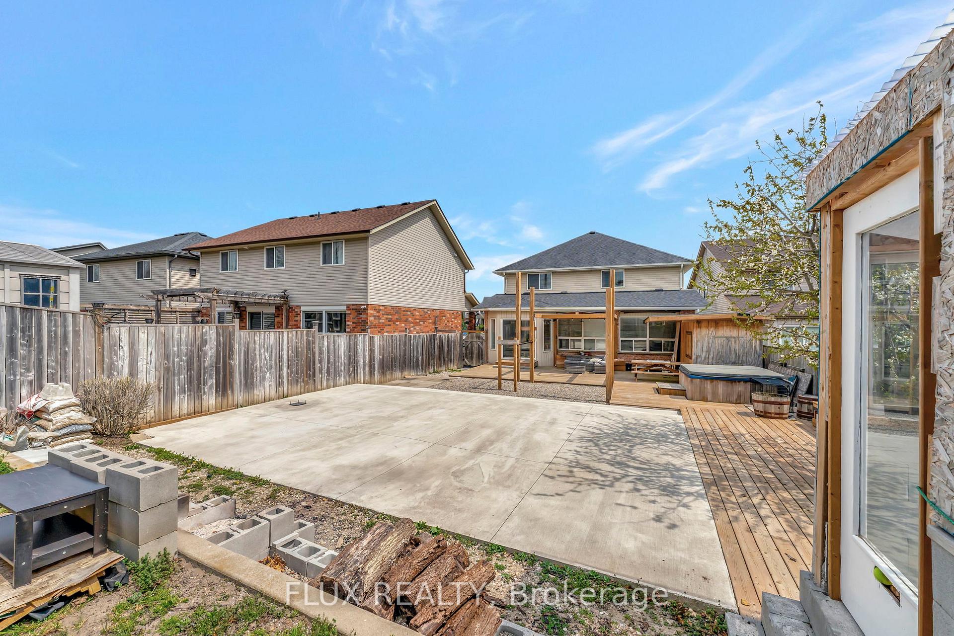 Photo 45 of 509 Pine Hollow Court, Kitchener — HOMEH