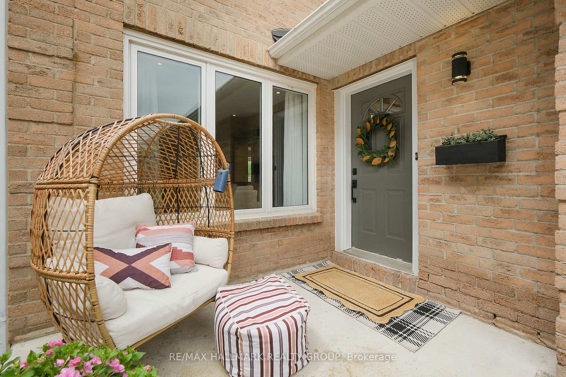 Photo 2 of 35 Willow Glen Drive, Ottawa, Kanata - Bridlewood — HOMEH
