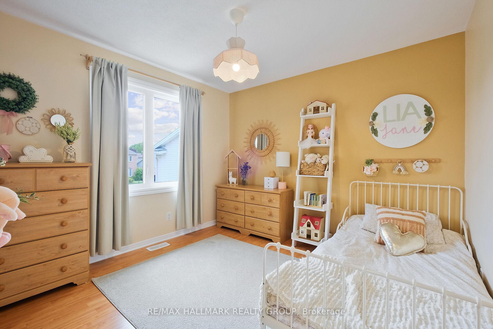 Photo 19 of 35 Willow Glen Drive, Ottawa, Kanata - Bridlewood — HOMEH