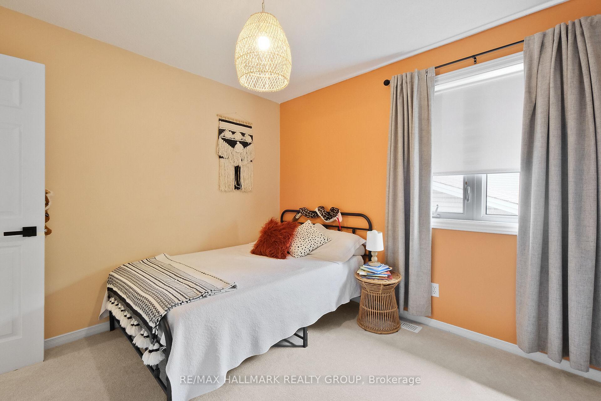 Photo 21 of 35 Willow Glen Drive, Ottawa, Kanata - Bridlewood — HOMEH