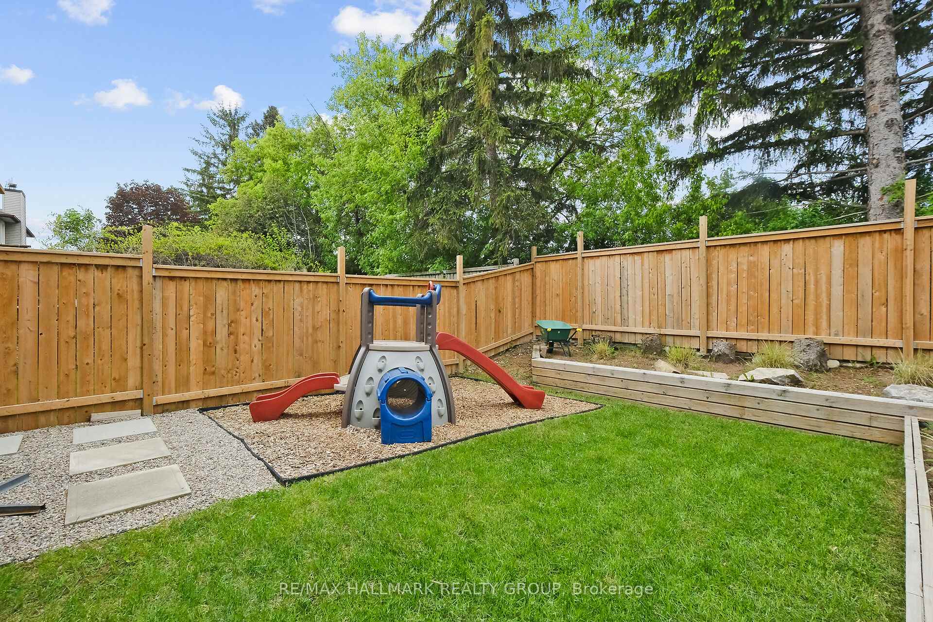 Photo 30 of 35 Willow Glen Drive, Ottawa, Kanata - Bridlewood — HOMEH